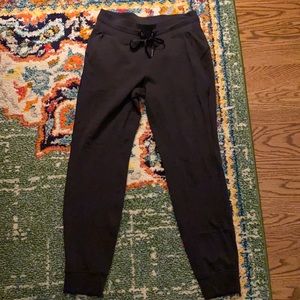 Lululemon’s black joggers